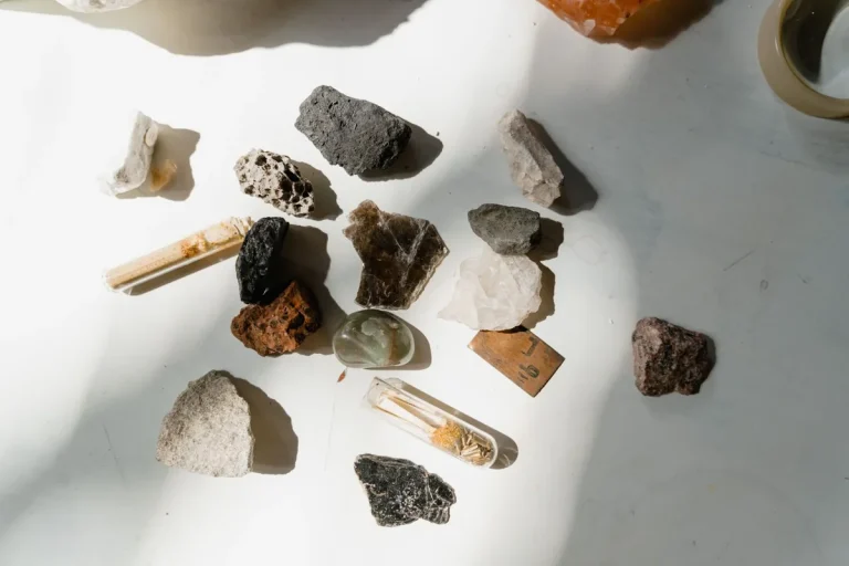 Signification des pierres : histoire, droit, minéralogie