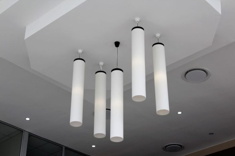 Dépoussiérer vos luminaires : une méthode simple et efficace