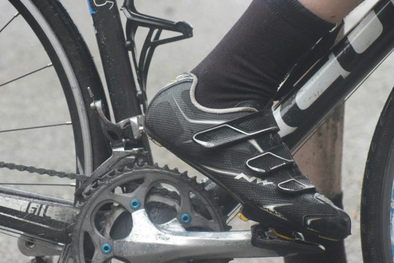 Chaussures de vélo de route débutant : quelles cales choisir en 2026 ?
