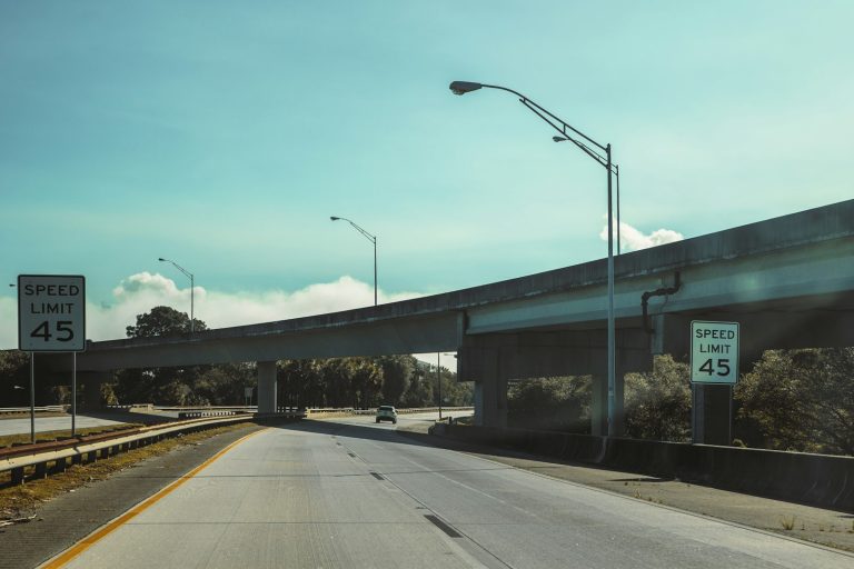 A38 : Évitez les amendes à 50 km/h avec ces astuces pratiques