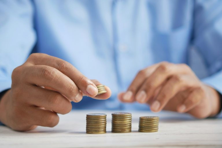 Votre prime d&rsquo;activité en danger : les conséquences méconnues du budget 2027