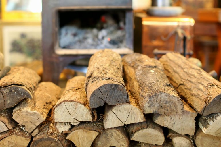 Bois de chauffage : Comment dénicher des prix imbattables ?