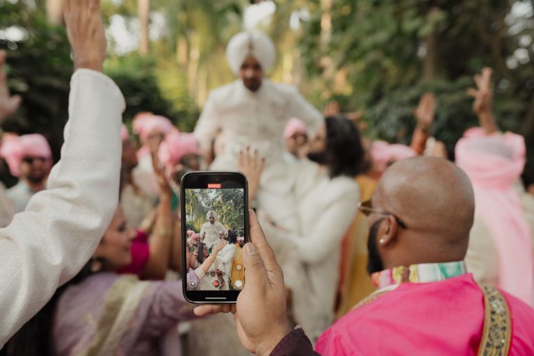 Vidéo drone gratuite pour un mariage : ce qui est vraiment possible